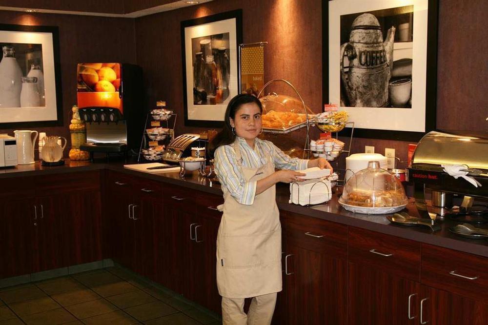 Hampton Inn Flemington Restaurant photo
