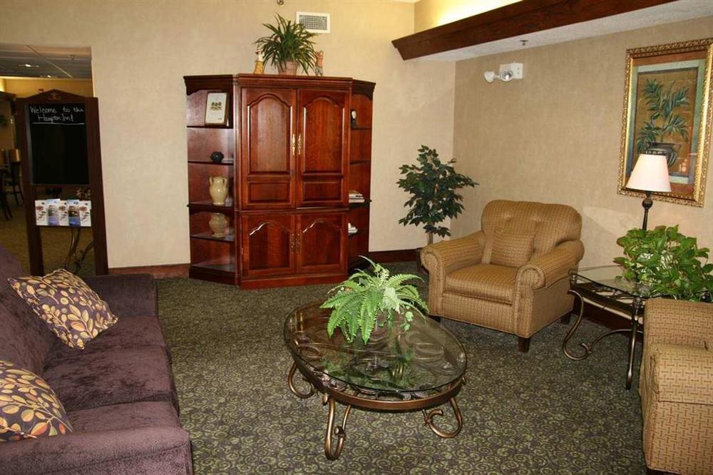 Hampton Inn Flemington Interior photo