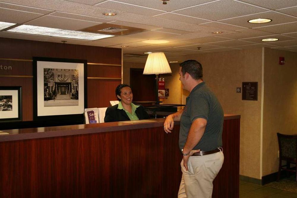 Hampton Inn Flemington Interior photo