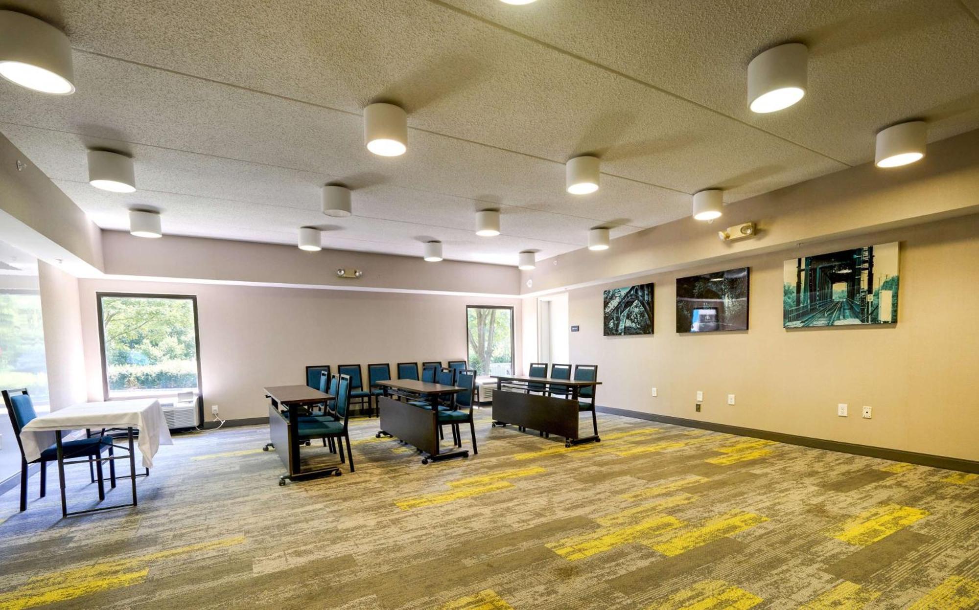 Hampton Inn Flemington Exterior photo