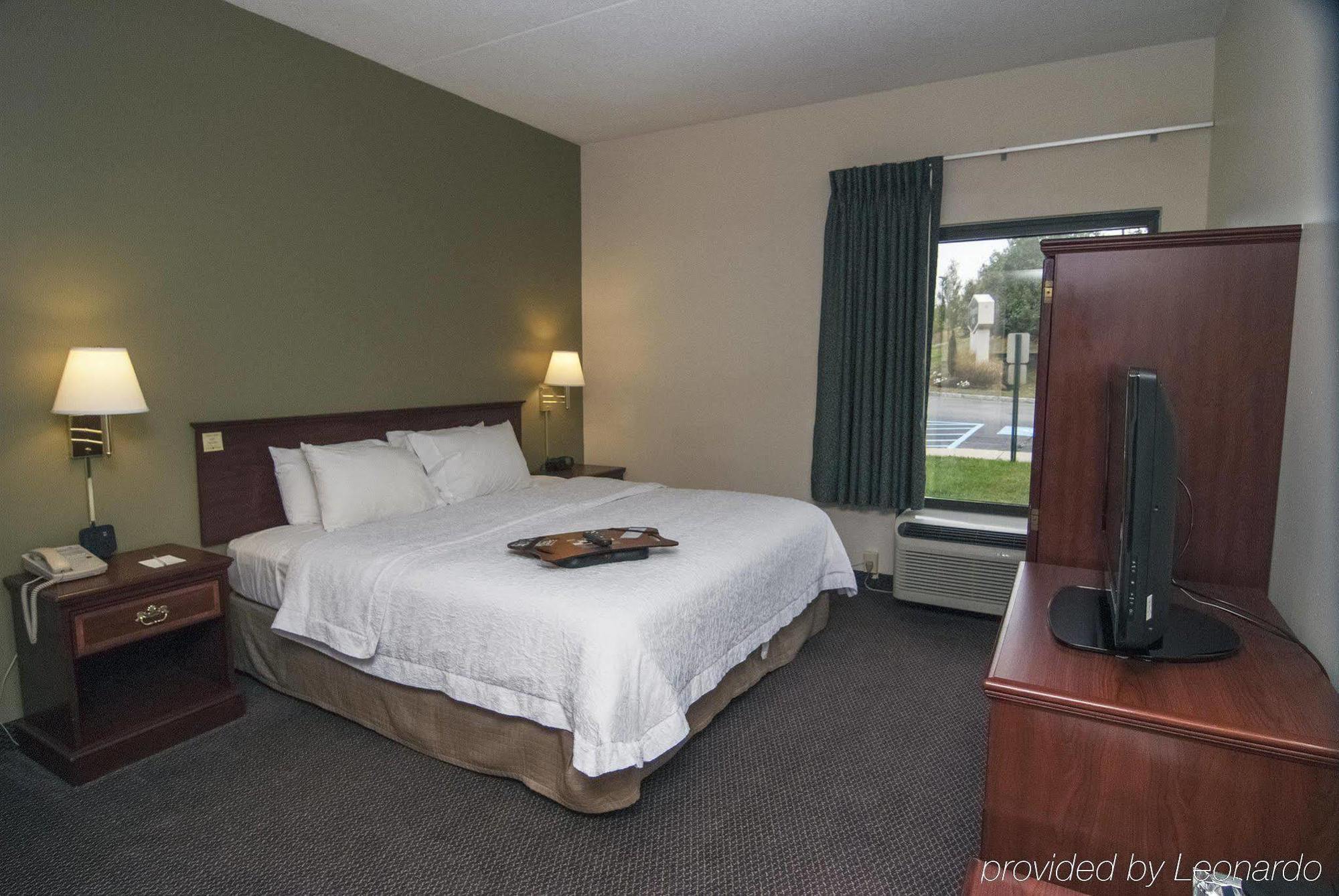 Hampton Inn Flemington Exterior photo